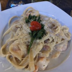 D'Shanti - Fettuccine Alfredo w shrimp