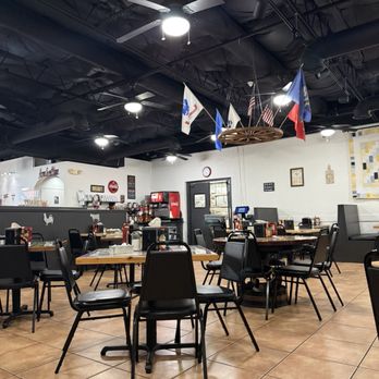 Dixie Belle's Cafe - Inside @6am - Breakfast & Brunch Near Me - Orlando, Florida