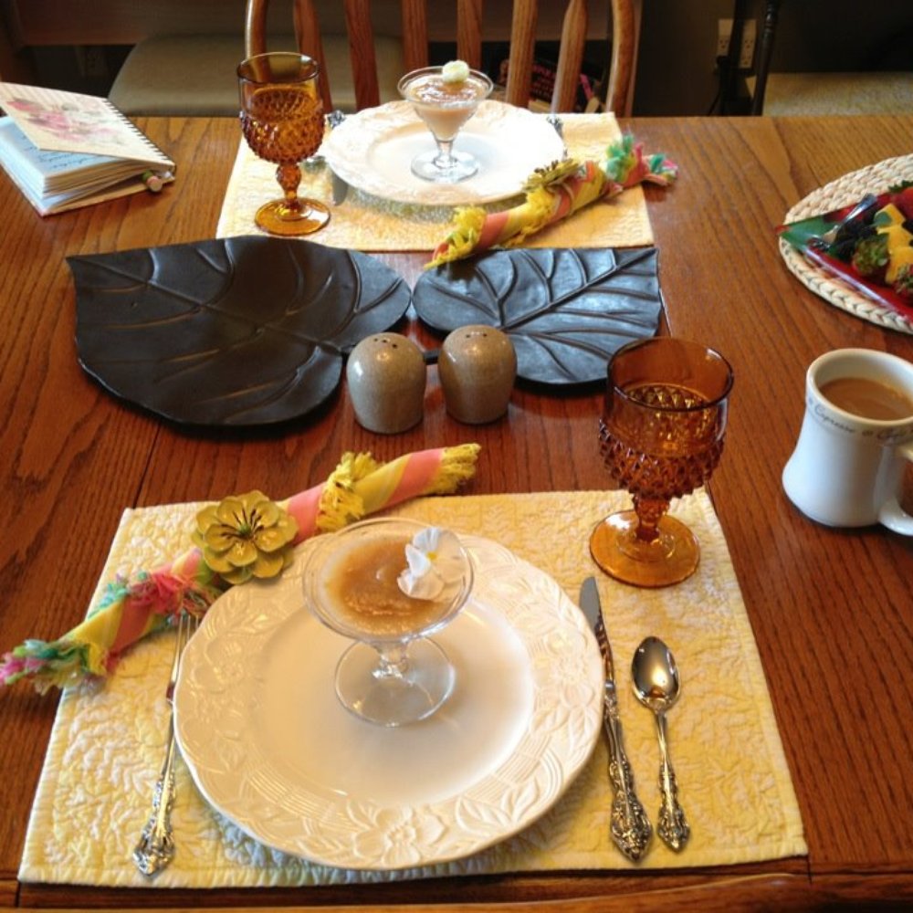 Methow Suites Bed & Breakfast - Breakfast began with homemade applesauce! - Bed & Breakfast Near Me - Twisp, Washington