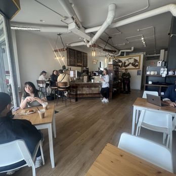 Brewpoint Coffee - Coffee & Tea Near Me - Elmhurst, Illinois