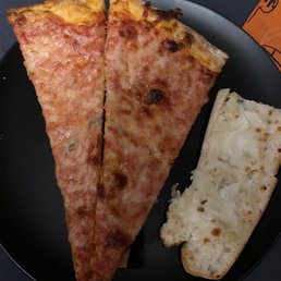 Cheese Pizza with garlic bread w/ cheese Cheese Pizza with garlic bread w/ cheese