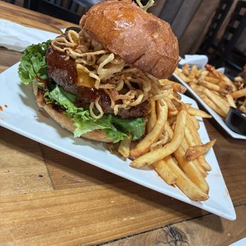 Flatiron bites & brews - Cocktail Bars Near Me - Albuquerque, New Mexico