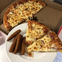 Gabriel Pizza - Pepperoni Pizza and Zucchini sticks