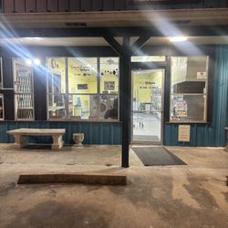 Thrift & Spin - Front of laundromat
