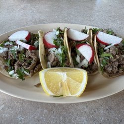 Rinconcito Salvadoreno - Steak tacos