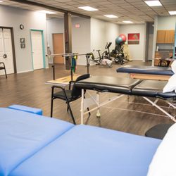 Fitness Quest Physical Therapy-Englewood - Fitness Quest Physical Therapy Englewood Treatment Area