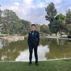 Casino's Tux Shop