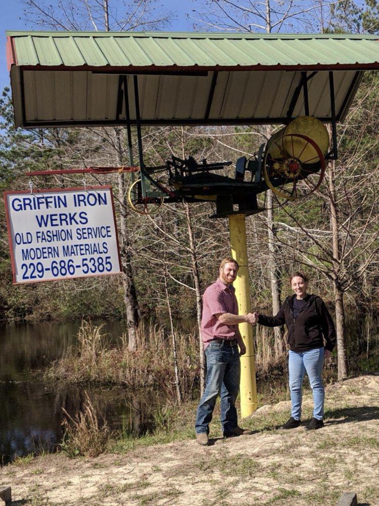 Slide of Roberts Tree Service and Home Repair