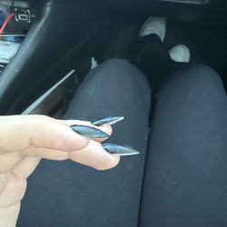 Foxy Nail Salon - Didn't pant the whole nail