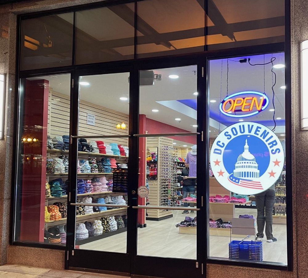 DC SOUVENIR Updated August 2024 13 Photos 1131 14th St NW