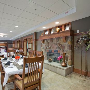 Valley View Village - Interior dining room - Retirement Homes Near Me - Des Moines, Iowa Valley View Village - Interior dining room - Retirement Homes Near Me - Des Moines, Iowa