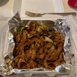 Chan’s Asian Cuisine - Chicken Pad See Ew