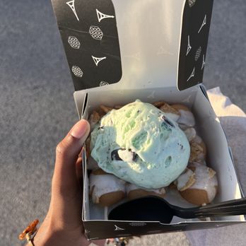 Eiffel Waffle - Ice Cream & Frozen Yogurt Near Me - Tinley Park, Illinois