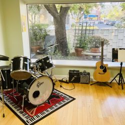 Evolution Music Conservatory - All class rooms are stocked with every instrument needed for a fun music lesson and a gorgeous view of the garden!