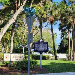 Sailboat Bend Historic District