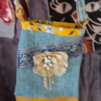 Bliss Market - Cute little purse - Used, Vintage & Consignment Near Me - Roseville, California