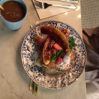 Queens Breakfast Cocktails - Brioche french toast - Cocktail Bars Near Me - Calgary, Alberta