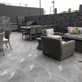 Hampton Inn Riverside Downtown - Outdoor sitting area. - Hotels Near Me - Riverside, California