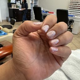 Very good gel manicure on my super short nails