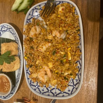 Glur - Crab Meat Fired Rice w/ shrimp.... I've never said this. To die for flavor. The best in New York - Thai Near Me - New York, New York Glur - Crab Meat Fired Rice w/ shrimp.... I've never said this. To die for flavor. The best in New York - Thai Near Me - New York, New York