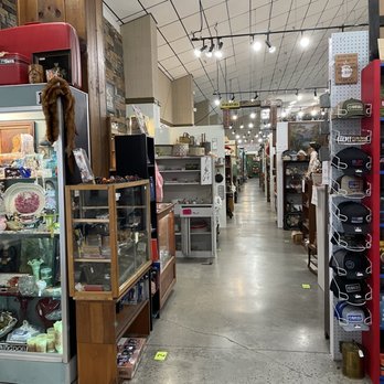 Green Olde Deal Antique Mall - Flea Markets Near Me - Sevierville, Tennessee Green Olde Deal Antique Mall - Flea Markets Near Me - Sevierville, Tennessee