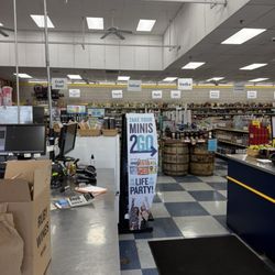 Wollaston Wine & Spirits