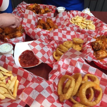 Lily's Wings, Burgers, & Things - Grubbing Time - Chicken Wings Near Me - St. Cloud, Minnesota