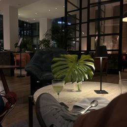 Very chill on a weeknight Very chill on a weeknight