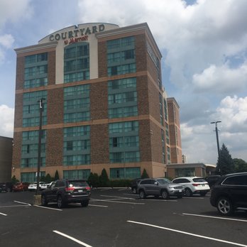Courtyard By Marriott - Rear parking lot - Hotels Near Me - Niagara Falls, Ontario
