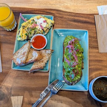 Plucky’s Cafe - Brunch with hot water, orange juice, omelette, and avocado toast. - Cafes Near Me - Burlingame, California Plucky’s Cafe - Brunch with hot water, orange juice, omelette, and avocado toast. - Cafes Near Me - Burlingame, California