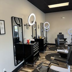 Gents Barber and Beauty - Barber stations