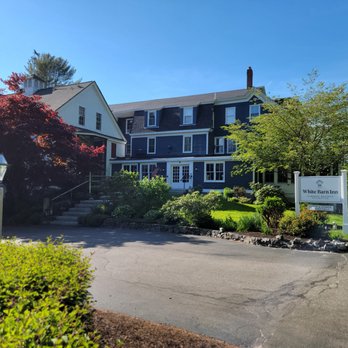 White Barn Inn - entrance - Hotels Near Me - Kennebunk, Maine