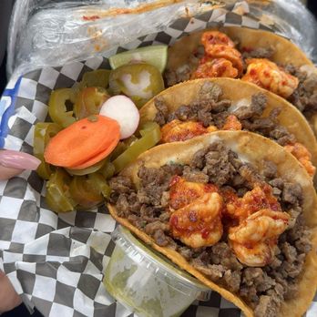 El Sazon Oakland - QuesaSurf N Turf (Steak Shrimp) - Food Trucks Near Me - Oakland, California El Sazon Oakland - QuesaSurf N Turf (Steak Shrimp) - Food Trucks Near Me - Oakland, California