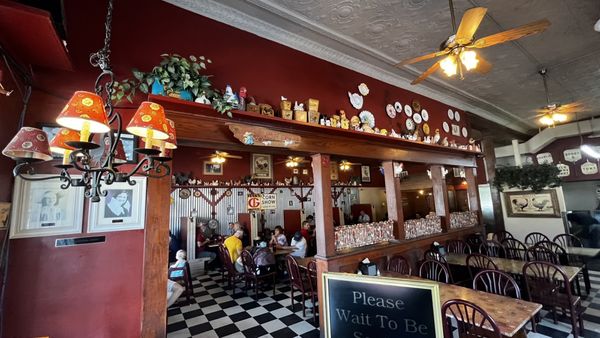 Sam & Ella's Chicken Palace by null