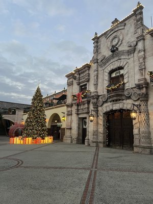 Plaza Mexico by null