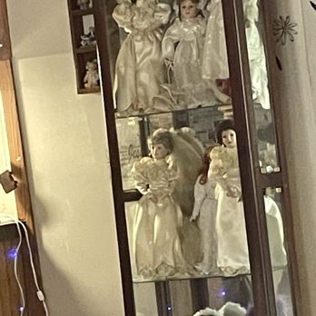 Vintiques & More - Porcelain wedding dolls - Antiques Near Me - Mansfield, Ohio Vintiques & More - Porcelain wedding dolls - Antiques Near Me - Mansfield, Ohio