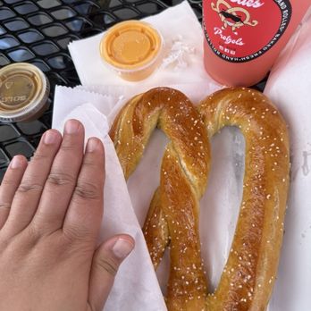 Twisties Pretzels - Regular salted pretzel - Food Trucks Near Me - Modesto, California Twisties Pretzels - Regular salted pretzel - Food Trucks Near Me - Modesto, California