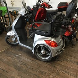 Ebike Barrie - Mobility Scooters Available at Ebikes Barrie. Prices at $2000.00. No tax on Emmo Mobility Scooters