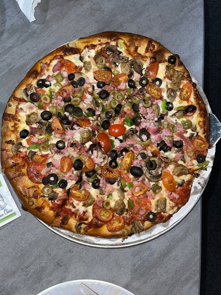 No Limits Pizza Logo