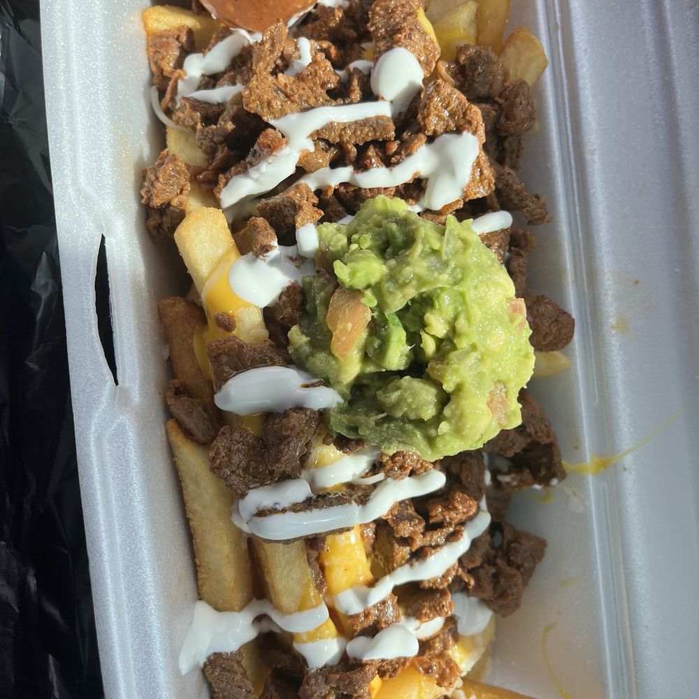 Taco’s Giovis - Carne fries - Food Trucks Near Me Taco’s Giovis - Carne fries - Food Trucks Near Me