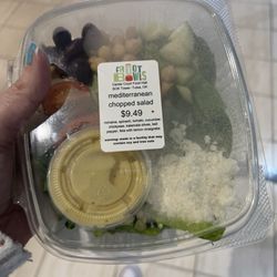 fROOT Bowls Acai Cafe - Love this med salad