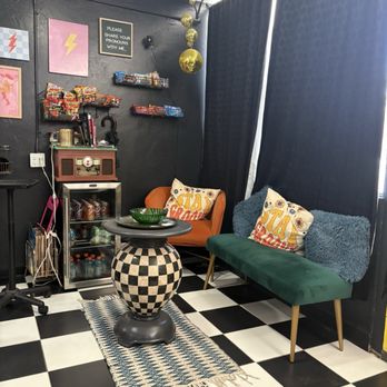 Studio Groove Salon - Waiting area - Hair Salons Near Me - Bakersfield, California Studio Groove Salon - Waiting area - Hair Salons Near Me - Bakersfield, California