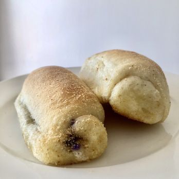 Nanding's Bakery - Ube Spanish Rolls So good but not much ube filling - Bakeries Near Me - Honolulu, Hawaii Nanding's Bakery - Ube Spanish Rolls So good but not much ube filling - Bakeries Near Me - Honolulu, Hawaii
