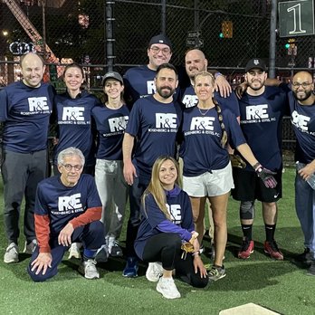 Rosenberg & Estis - R&E Softball Team! - Bankruptcy Law Near Me - New York, New York Rosenberg & Estis - R&E Softball Team! - Bankruptcy Law Near Me - New York, New York