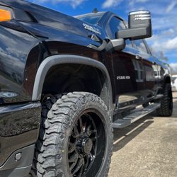 Find the perfect tire for your truck, car, Jeep or SUV at Interstate Tire Pros Auto Service!