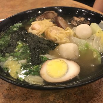 Hing Kee Restaurant - Hand Pulled Noodles w/ Fish Balls, Wonton, & Mushroom - Vietnamese Near Me - Chicago, Illinois Hing Kee Restaurant - Hand Pulled Noodles w/ Fish Balls, Wonton, & Mushroom - Vietnamese Near Me - Chicago, Illinois