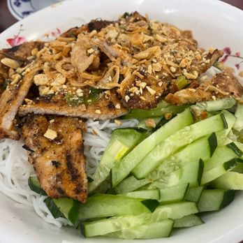 Mai Lan Fine Vietnamese Cuisine - Bun Thit Nonug - Vietnamese Near Me - Honolulu, Hawaii
