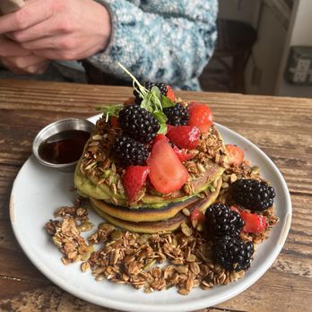 Blueys Kitchen - Cafes Near Me - Santa Monica, California