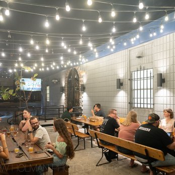 Magnanimous Brewery - outside - Breweries Near Me - Tampa, Florida Magnanimous Brewery - outside - Breweries Near Me - Tampa, Florida