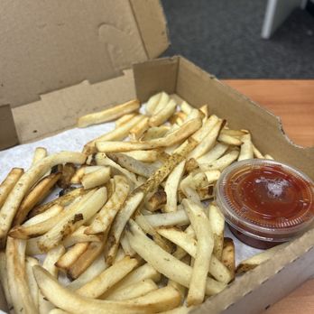 Tasty Subs & Pizza - Soggy ass fries and what's with the gray one in the middle - Pizza Near Me - Sunnyvale, California